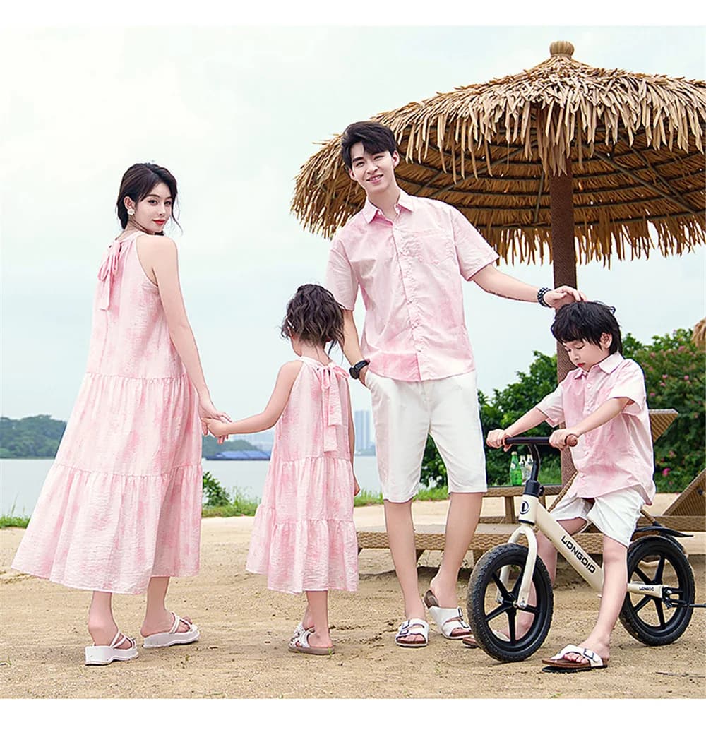 Family Matching Outfits Women Girls Sleeveless Dress Family Of Mother Daughter Matching Set Father And Son Matching T-Shirt Holi