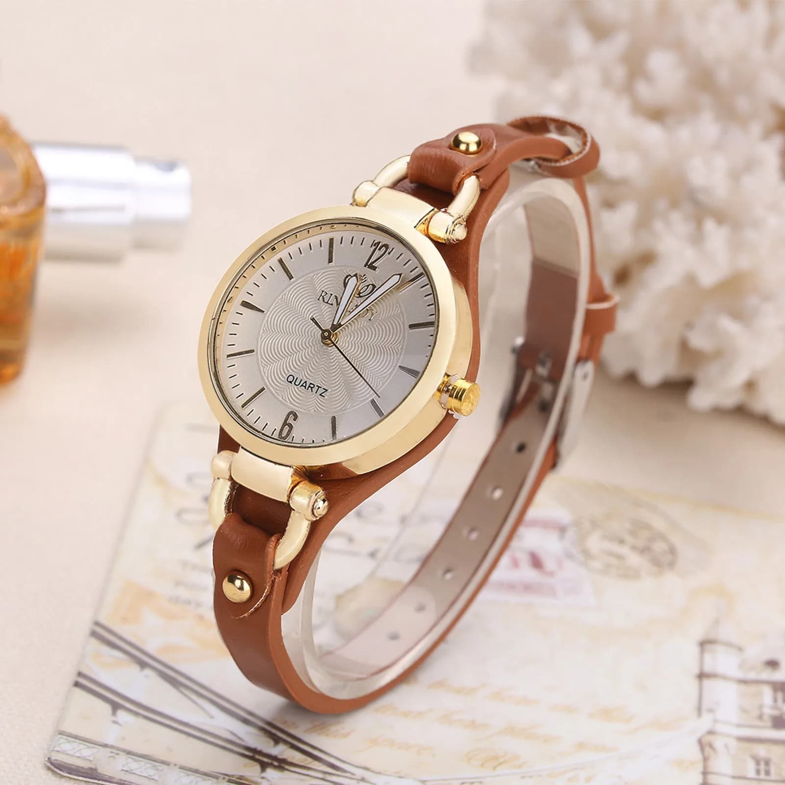 Women's Trendy Quartz Watches Round Dial PU Leather Strap Elegant Versatile Ladies Analog Quartz Watch