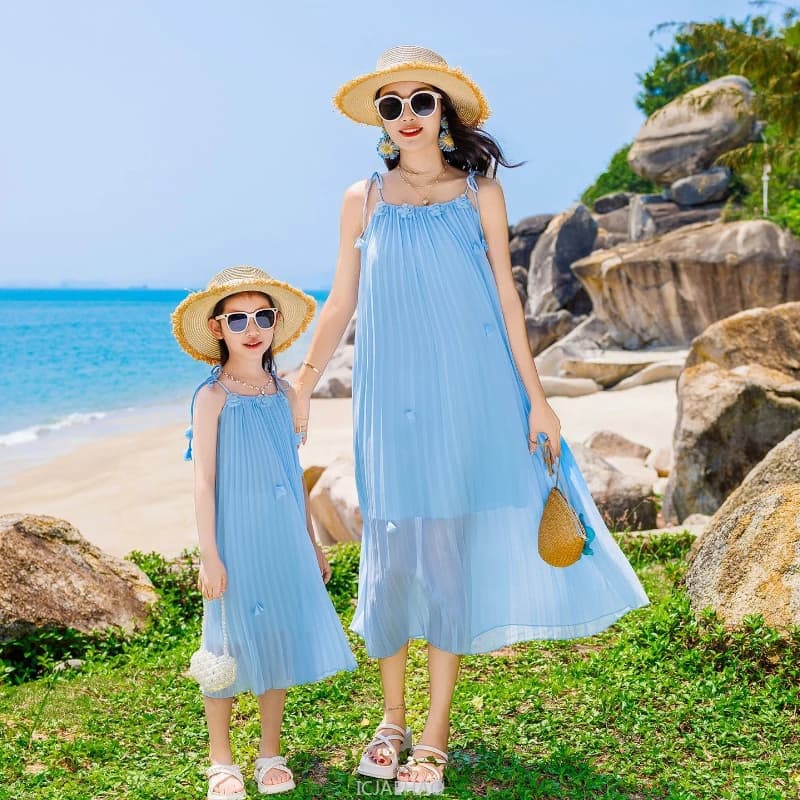 Family Matching Outfits Beach Dress Mom Daughter Vacation Set Father Son Tshirt Pants Suit Children Twin Clothes Girl Dresses