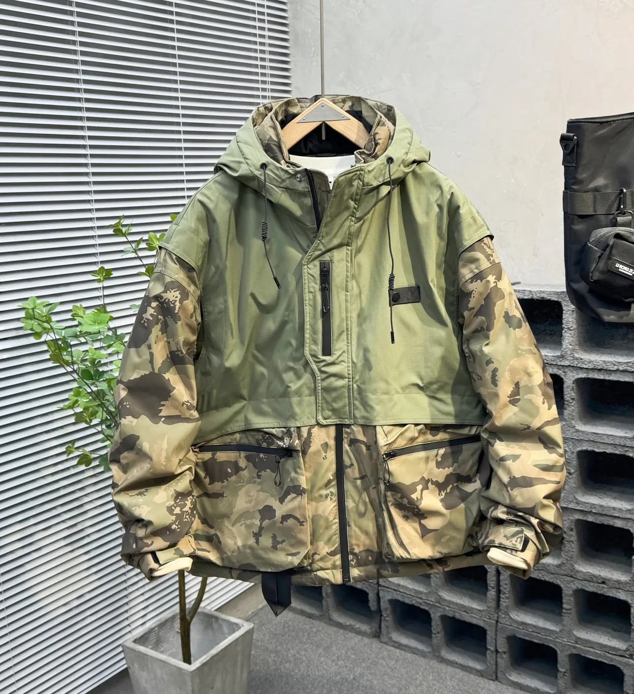 Down Jacket for Men - Winter Trend Camouflage Patchwork Warm-keeping Coat, Casual Hooded White Down Jacket, Anti-chill Top Coat