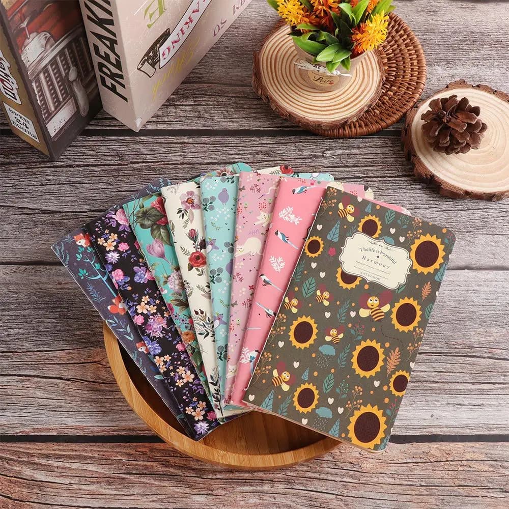 1PC Random Style Kraft Paper Notebook 48K Workbooks Color Notebooks Hand-painted Sketchbook Diarybook Stationery Office Supplies