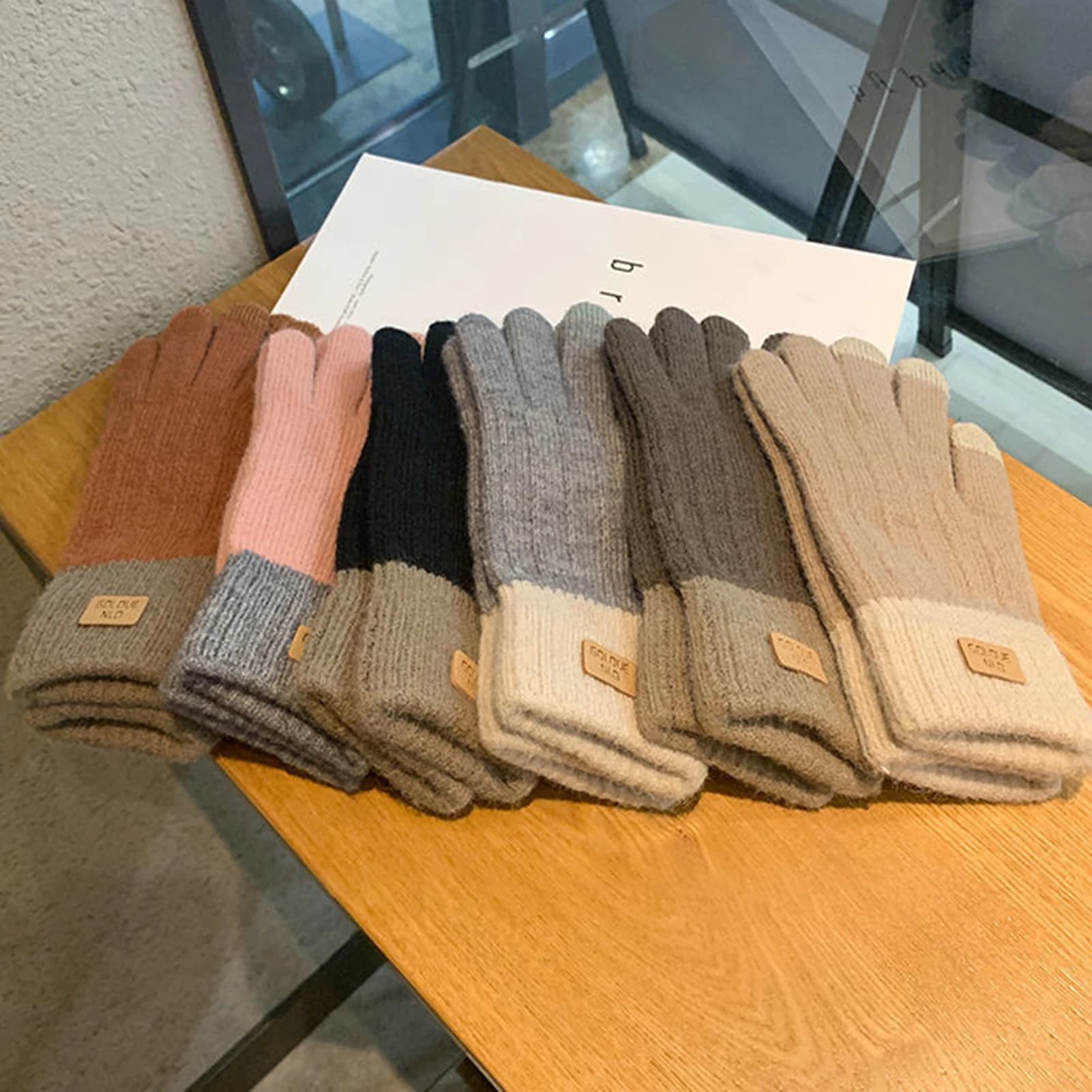 Women's Cable Knit Gloves Warm Fleece Lined Knit Gloves with Touchscreen for Women Girls Winter Gift