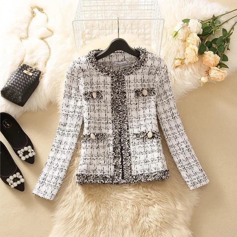 Women's Short Tweed Jacket, Classic Buttoned Style