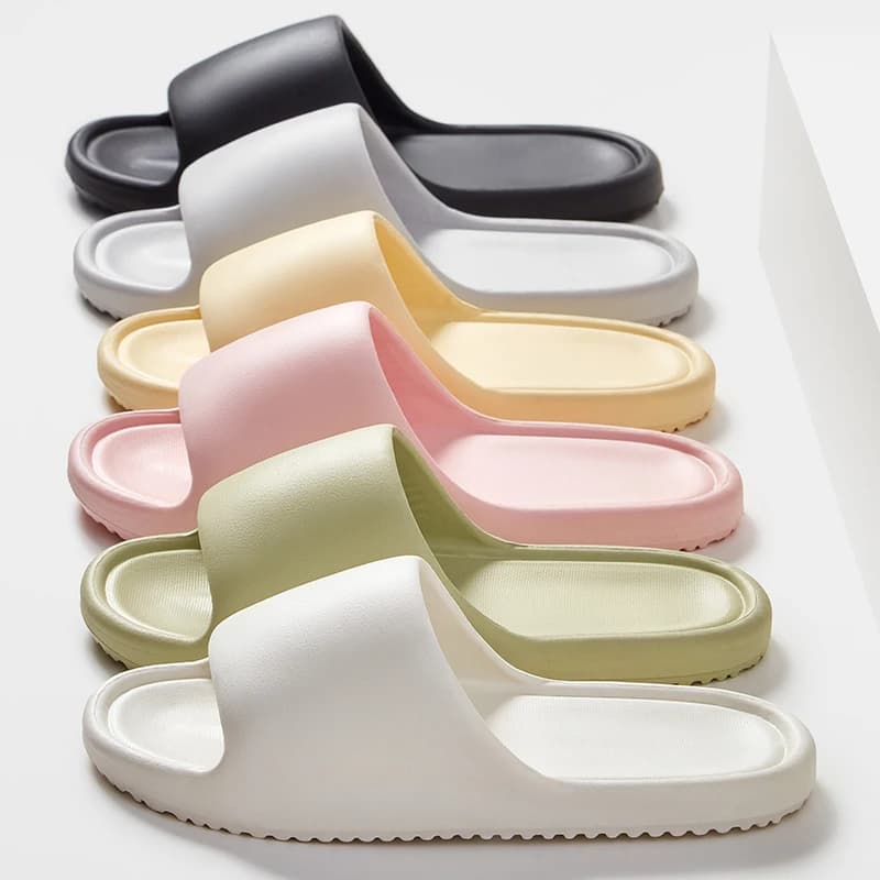 Women's Classy Slippers for Women's Home Use Thick-Soled Indoor Summer Bread Sandals for Men's Couples Bathroom Bathing Non-Slip Slippers