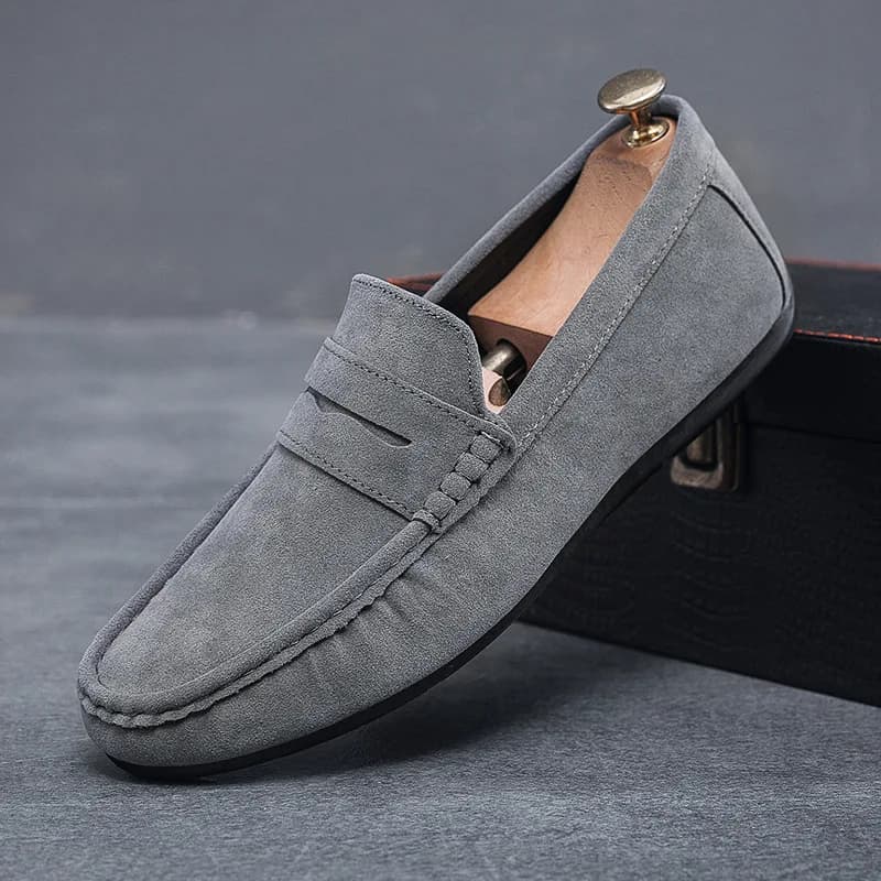 Men's Loafers Lightweight and Breathable Casual Shoes Mens Flat Driving Shoes Soft Sole Slip-on Business Shoes Moccasins