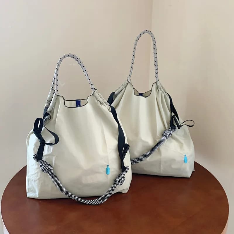 Women's Shoulder Bag, Japanese-Style Simple Design, Embroidered Shopping Bag, Blue Bottle Large Capacity Tote Bag, Women's Handbag, Commuter Bag, Suitable for Shopping, Leisure, Sports, Party Activiti
