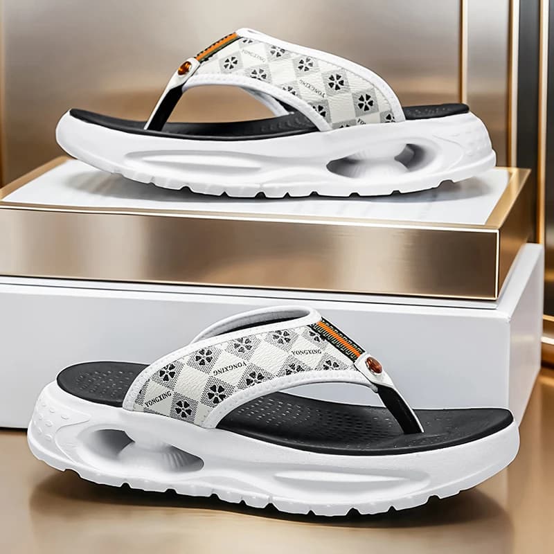 Flip-flops Men's slides casual slip on slippers summer new breathable light soft sole outdoor beach shoe Quick dry pool slippers