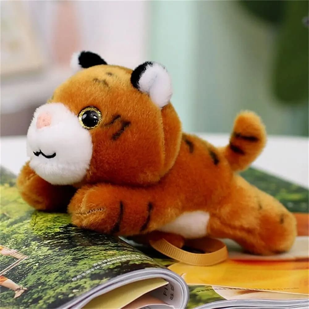 Stuffed Animals Magnetic Shoulder Plush Panda Tiger Raccoon Shoulder Plush Doll Cute Vivid Cartoon Animal Plush Toy Bag Pendant