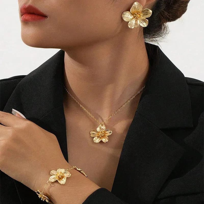 Fashionable And Elegant Jewelry Set, Flower Pendant Necklace, Bracelet, Earrings, Simple Five-Petal Flower Choker Necklace