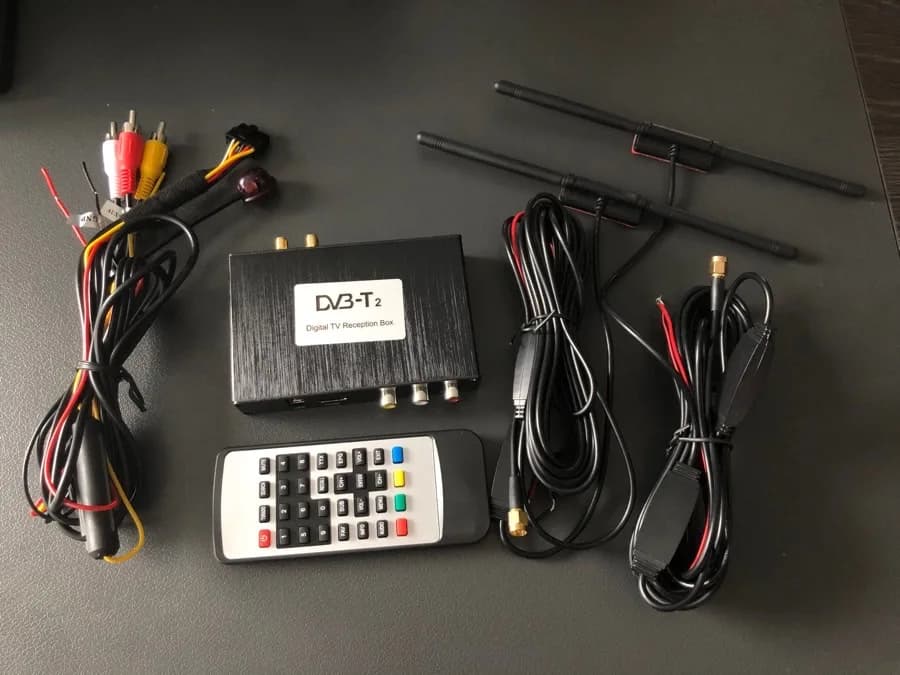 Car TV Tuner DV3-T2 MPEG-4 Digital TV BOX Receiver Mini TV Box Use in Europe Digital TV Reception Box