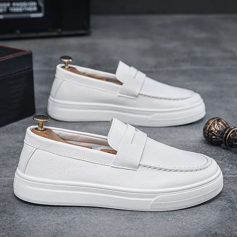Mens loafers 2025 spring new British style casual leather shoes breathable comfortable trendy mens shoes Walking shoe